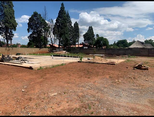1,000M² VACANT LAND FOR SALE IN HENLEY ON KLIP